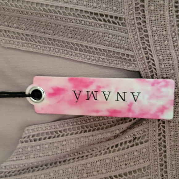 Ladies top - Picture 3 of 4